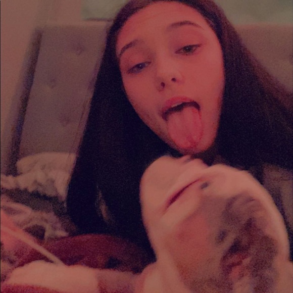 Profile Picture of Alyssa Burrows (@ajordan6208) on Poshmark