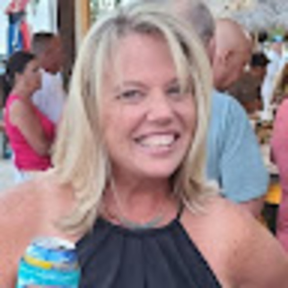 Profile Picture of Debra Breister (@dbreister6785) on Poshmark