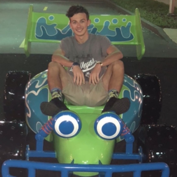 Profile Picture of Connor Zobel (@zobes) on Poshmark