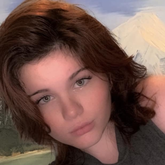 Profile Picture of Brianna Schoolcraft (@bschoolcraft1) on Poshmark