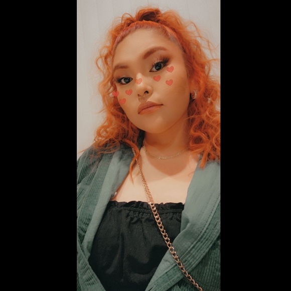 Profile Picture of Shalene F (@shopshalene) on Poshmark
