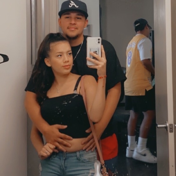 Profile Picture of Giselle Guzman (@x_gisellee) on Poshmark