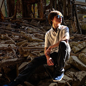 Profile Picture of River Eckert (@rivereckertmusic) on Youtube