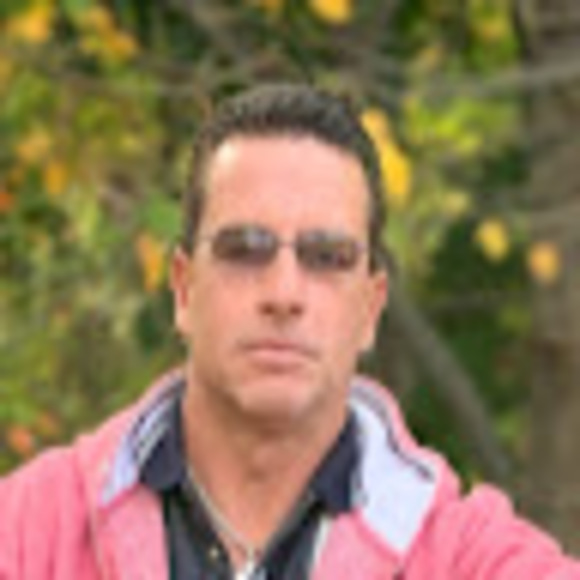 Profile Picture of Robert Dukich (@dukichrobert) on Poshmark