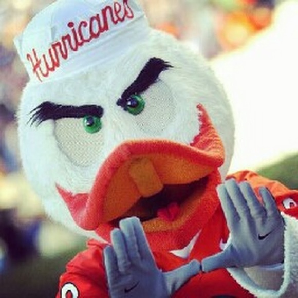 Profile Picture of Eric Cantos (@ecantos7) on Poshmark