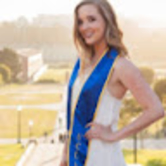 Profile Picture of Emily Wilmers (@emilywilmers) on Poshmark
