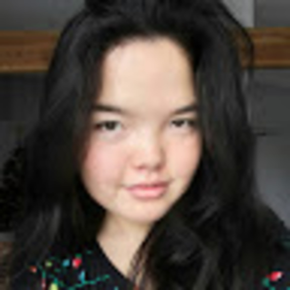 Profile Picture of Aigul (@aigul3baur) on Poshmark