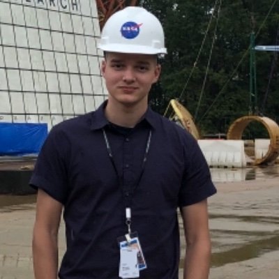 Profile Picture of Mike Wozniak ✈️ (@MichaelWozniak6) on Twitter