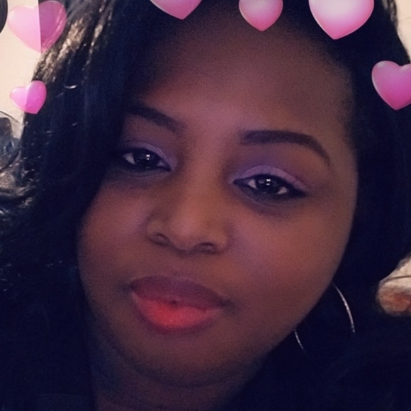 Profile Picture of Monique Clark (@kmclark24) on Poshmark