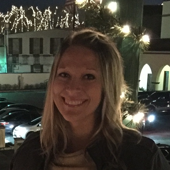 Profile Picture of Jessica Meyer (@just1moreshirt) on Poshmark