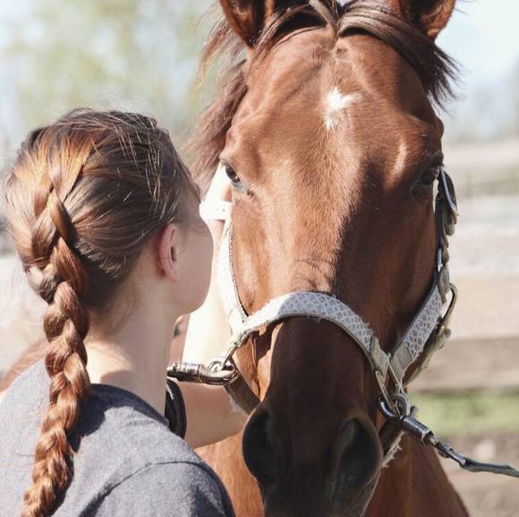 Profile Picture of Marta Wasiak (@martaw998) on Poshmark