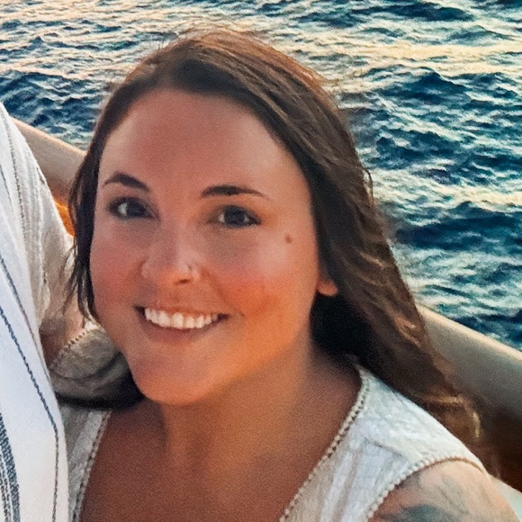 Profile Picture of Allison Roach (@millenialmom) on Poshmark