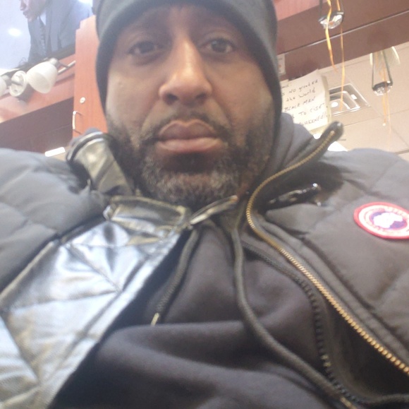 Profile Picture of Dewayne Sutton (@dabarberd) on Poshmark