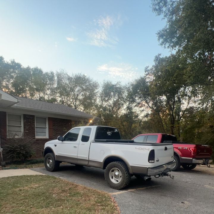 Profile Picture of ℋ𝓊𝓃𝓉ℯ𝓇 (@hunter_etheridge) on Tiktok
