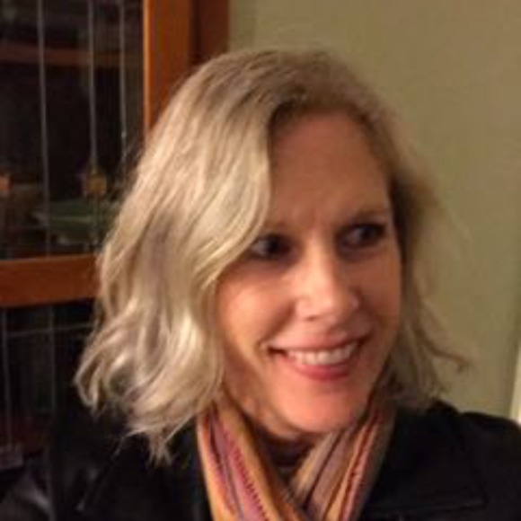 Profile Picture of Carolyn Kalter (@olivitiger2018) on Poshmark