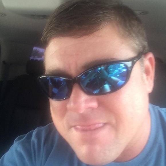 Profile Picture of Mark Ellison (@markellison02) on Poshmark