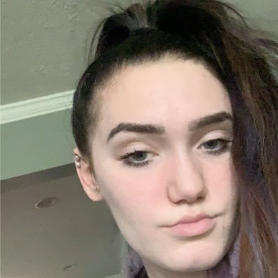 Profile Picture of Aurora  🌺 (@roo_dorianne) on Twitter