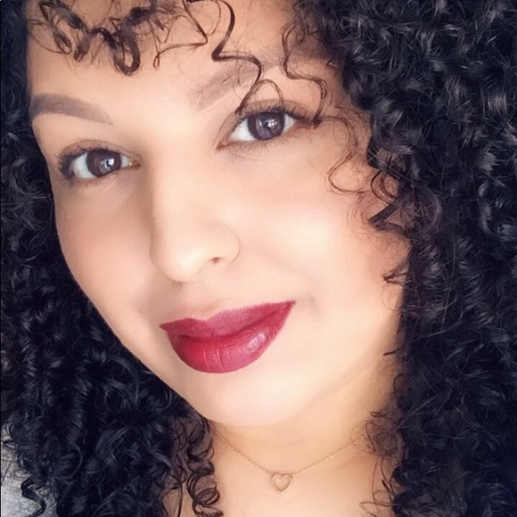 Profile Picture of Silvia Camargo (@silviacamargo) on Poshmark