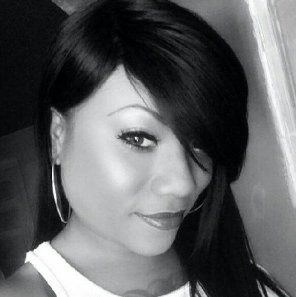 Profile Picture of Crystal Graves (@cherokee84) on Poshmark