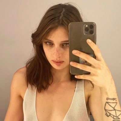 Profile Picture of Alice Pagani (@opheliamillais_) on Twitter