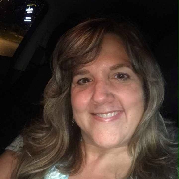 Profile Picture of Amy Machmer (@machmera) on Poshmark