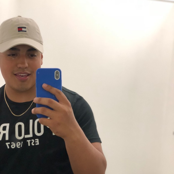 Profile Picture of Gilbert Elicea (@gilbert398) on Poshmark