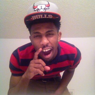 Profile Picture of Kenyon Mack (@KyrieSwervin22) on Twitter