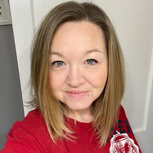 Profile Picture of Tabitha Wright (@tabzfriendz) on Poshmark