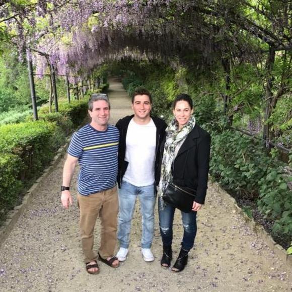 Profile Picture of Danny Fishbein (@dfishbein2) on Poshmark