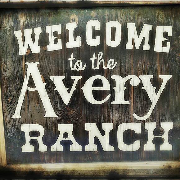 Profile Picture of Aaron Avery (@aaron_avery) on Poshmark