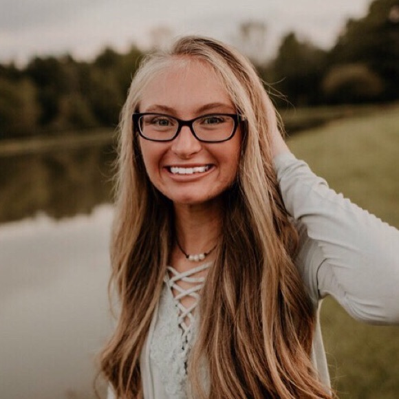 Profile Picture of Eliza Harruff (@elizaharruff) on Poshmark