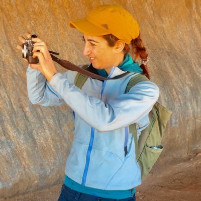 Profile Picture of Caroline Schuster (@CarlySchuster) on Twitter