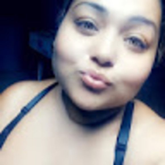 Profile Picture of Jasmine Jacobo (@jasminejacobo36) on Poshmark