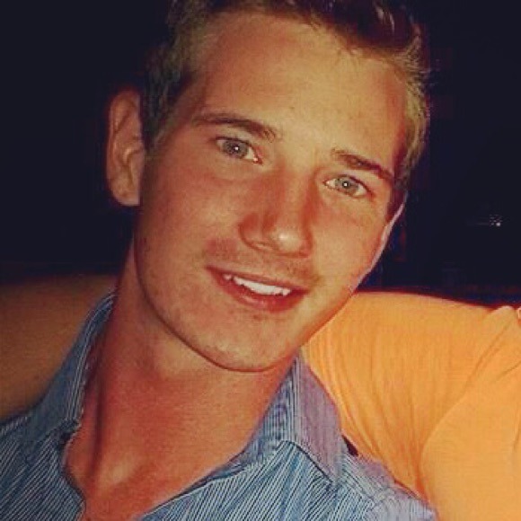 Profile Picture of Ray Mccoy (@raymondmccoy) on Poshmark