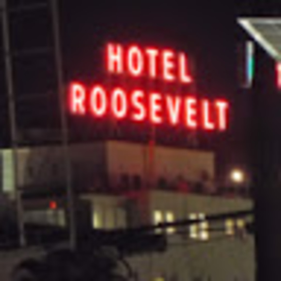 Profile Picture of Tracy Ariff (@tracyariff) on Poshmark