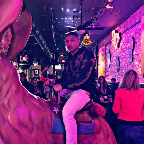 Profile Picture of Harrison Meyer (@harrisonsellsit) on Poshmark