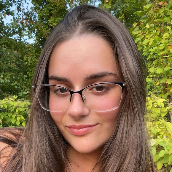 Profile Picture of Gabrielle Gargone (@gabbyg416) on Poshmark