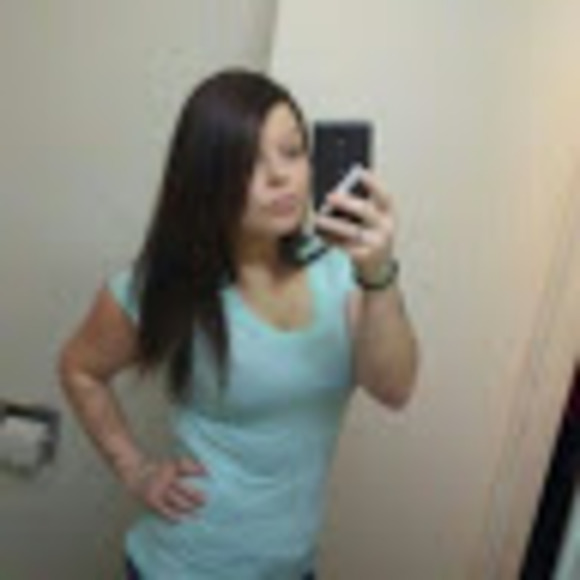 Profile Picture of Hayley Stearns (@hayley_stearns) on Poshmark