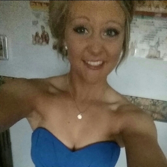 Profile Picture of Tori Wilking (@torwilking) on Poshmark