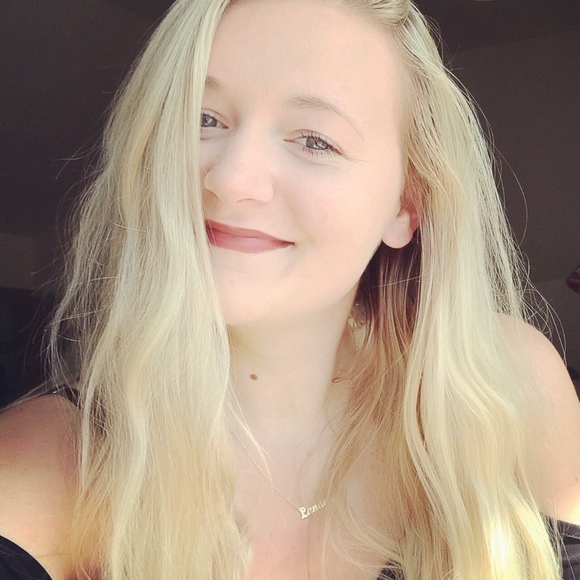 Profile Picture of Kaylie Passon (@kpassoo) on Poshmark