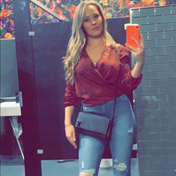 Profile Picture of Gabriella Carhart (@gigi_heart) on Poshmark