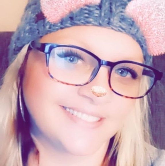Profile Picture of Annie Schaefer (@ellaroachchaos) on Poshmark