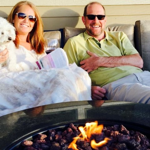 Profile Picture of Cathy Grueter (@cathyinaspen) on Poshmark