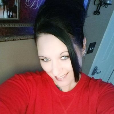 Profile Picture of Michelle Vandivier (@michell67086039) on Twitter