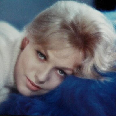 Profile Picture of Kim Novak (@KimNovakActress) on Twitter