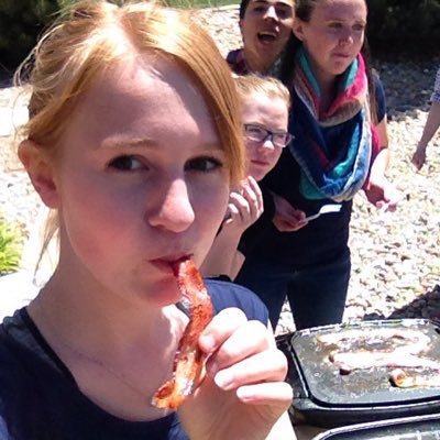 Profile Picture of Savannah Larsen (@savyjunebug) on Twitter