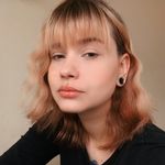 Profile Picture of Larissa Adam🎗️ (@larisaturn) on Instagram