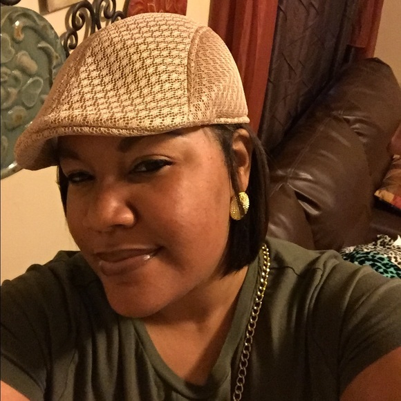 Profile Picture of Samantha Joseph (@msbossy1982) on Poshmark