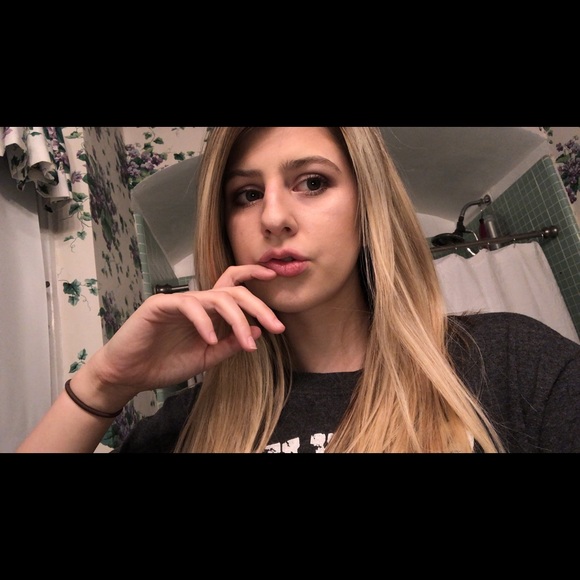 Profile Picture of Shelby Mclaughlin (@shelby0405) on Poshmark