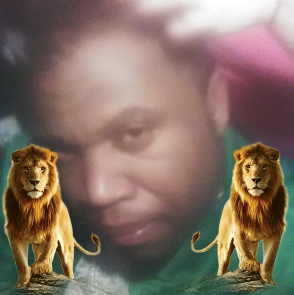 Tyrone Bishop - Poshmark Profile Picture of Tyrone Bishop (@bone1976) on Poshmark